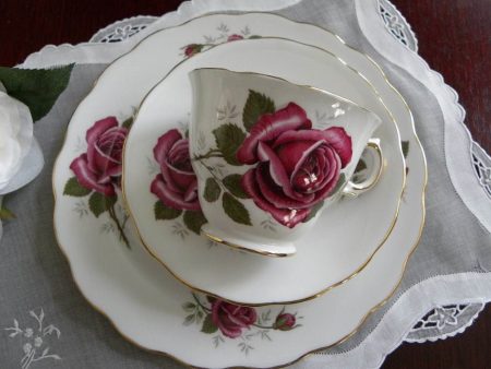 Vintage Magenta Rose Teacup Saucer and Luncheon Plate For Sale