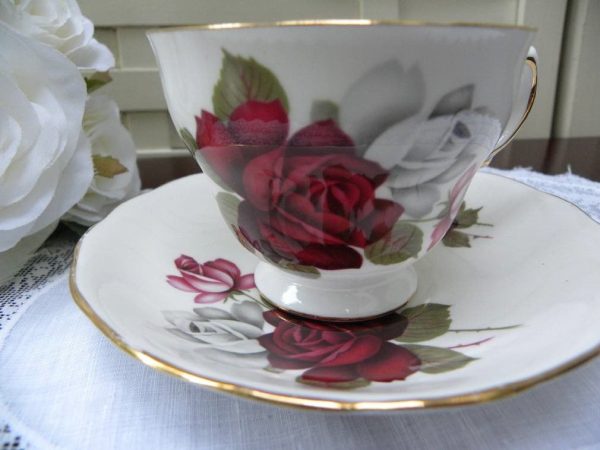 Vintage Red White and Pink Rose Teacup and Saucer For Sale