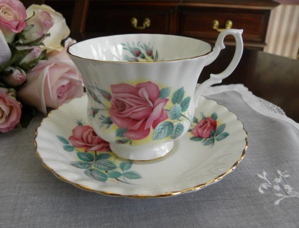 Royal Albert Sweetheart Roses Elizabeth Teacup and Saucer For Cheap